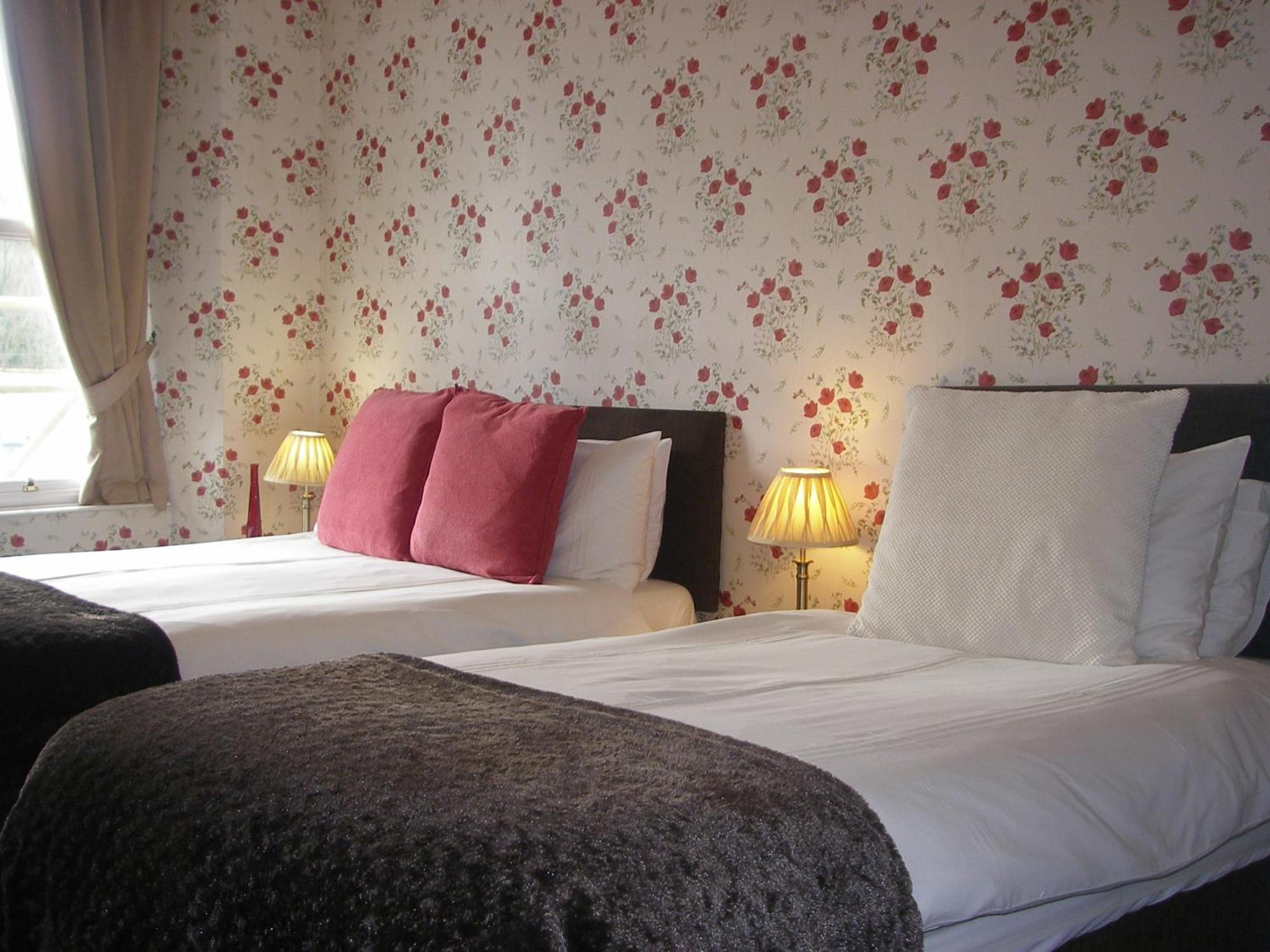 Bed and Breakfast Saffron House Комб-Мартін Екстер'єр фото