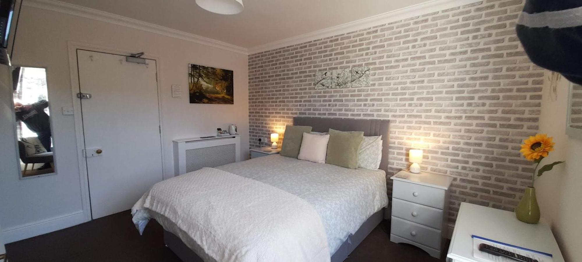 Bed and Breakfast Saffron House Комб-Мартін Екстер'єр фото